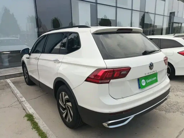 Volkswagen Tiguan L — Фото автомобиля 4