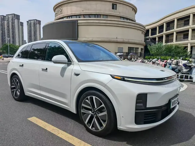 Li Auto L7 — Фото автомобиля 3