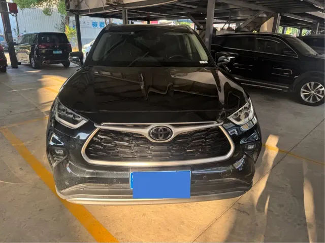 Toyota Highlander — Фото автомобиля 2