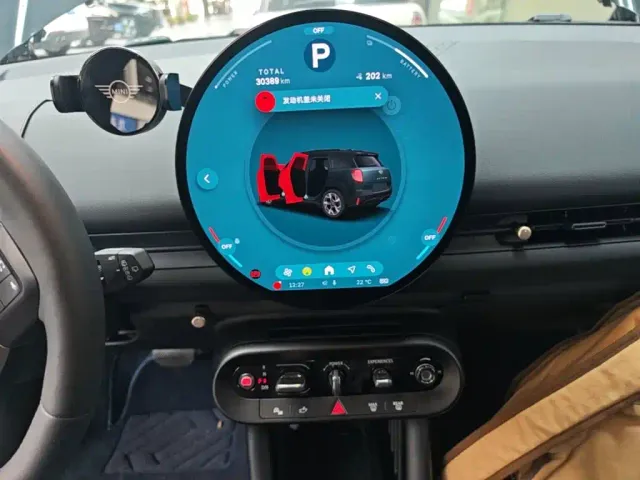 MINI Electric MINI ACEMAN — Фото автомобиля 12