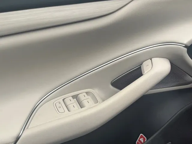 Xiaomi SU7 — Фото автомобиля 5