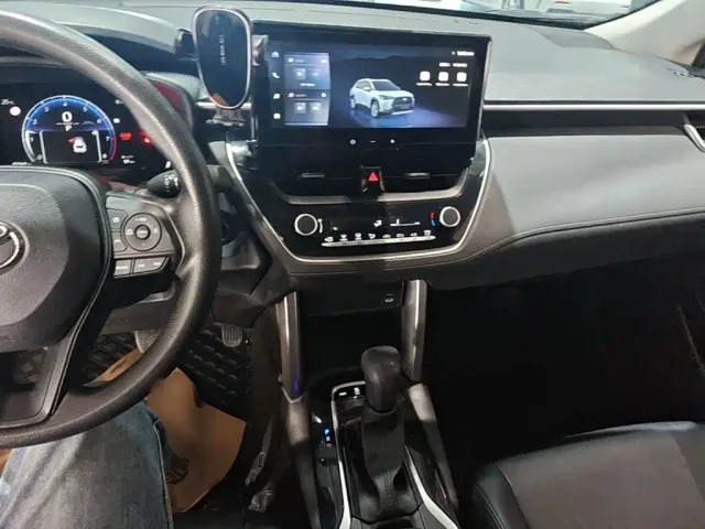Toyota Corolla Cross — Фото автомобиля 9