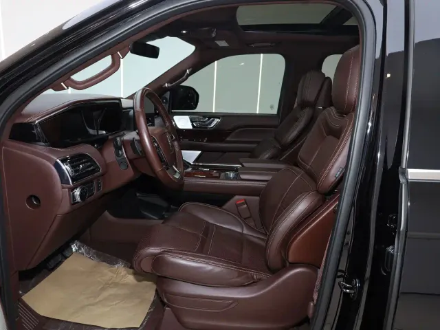 Lincoln Navigator — Фото автомобиля 9