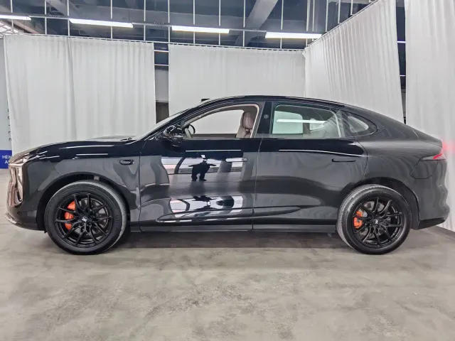 IM Motors LS6 — Фото автомобиля 13