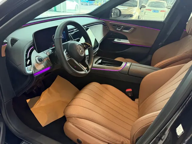 Mercedes-Benz E-Class — Фото автомобиля 6