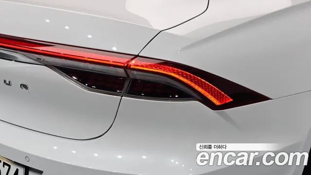 Hyundai Grandeur (New) Hybrid — Фото автомобиля 8