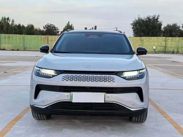Leapmotor C11 — Фото автомобиля 2