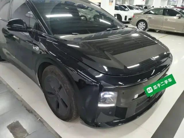 Li Auto Li Auto i6 2025 2WD Base Model — Фото автомобиля 3