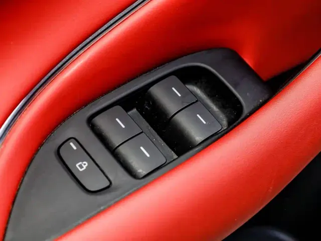 Xiaomi SU7 — Фото автомобиля 11