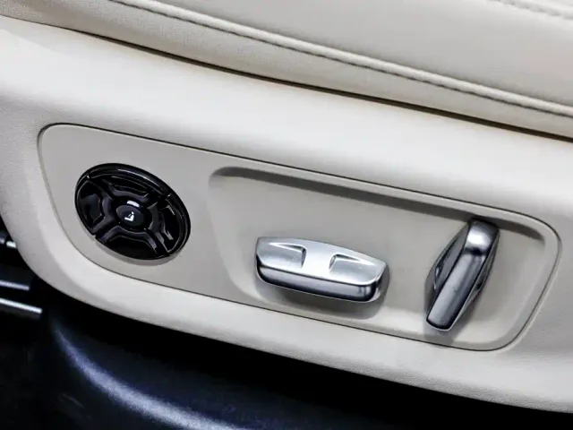 Li Auto L6 — Фото автомобиля 14