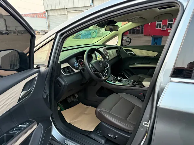 BYD Song MAX — Фото автомобиля 8
