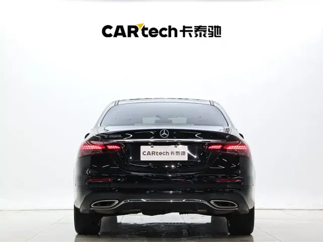 Mercedes-Benz E-Class — Фото автомобиля 6