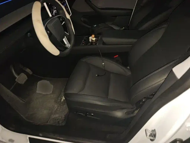 Tesla Model Y — Фото автомобиля 7
