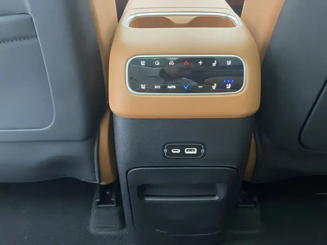 Leapmotor C16 — Фото автомобиля 28