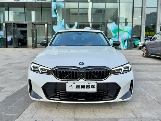 BMW 3 Series — Фото автомобиля 3