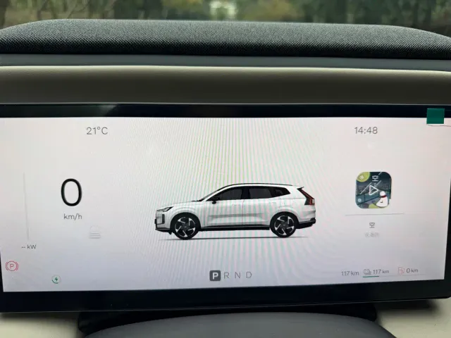 Volvo XC70 Plug-in Hybrid — Фото автомобиля 8