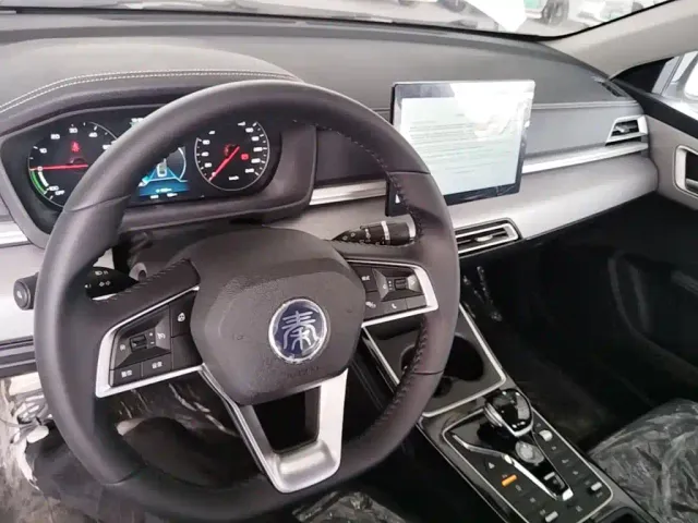BYD Qin — Фото автомобиля 9