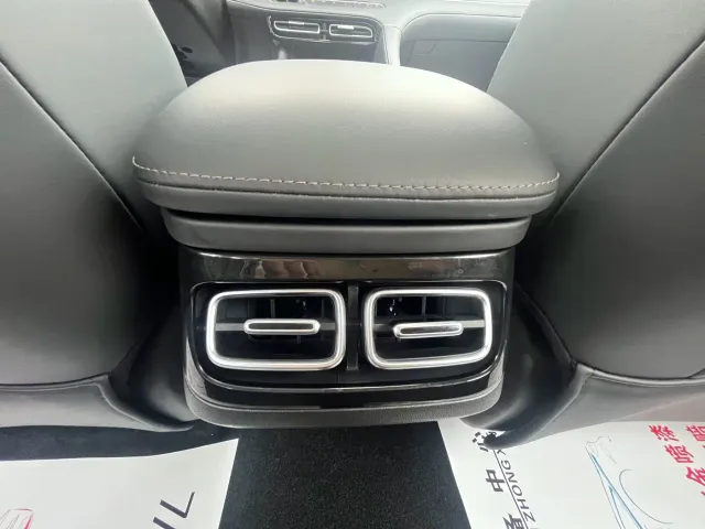 Roewe D7 — Фото автомобиля 13