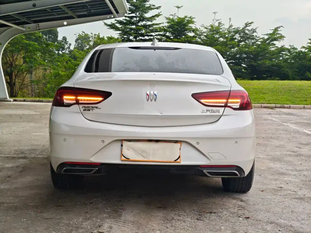 Buick Regal — Фото автомобиля 6