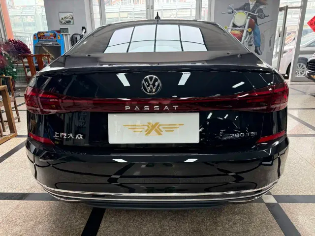 Volkswagen Passat — Фото автомобиля 5