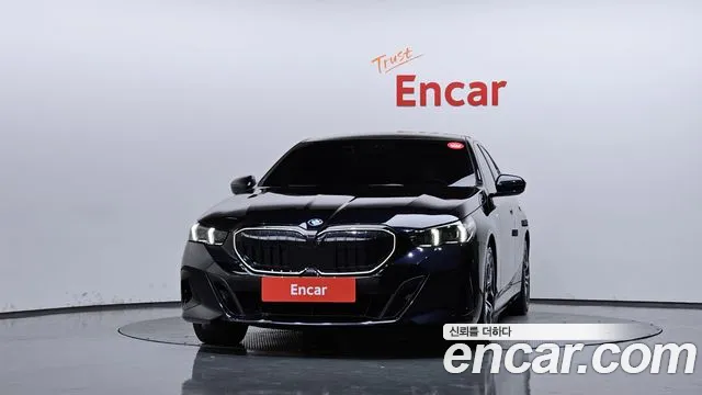 BMW i5 G60 — Фото автомобиля 3
