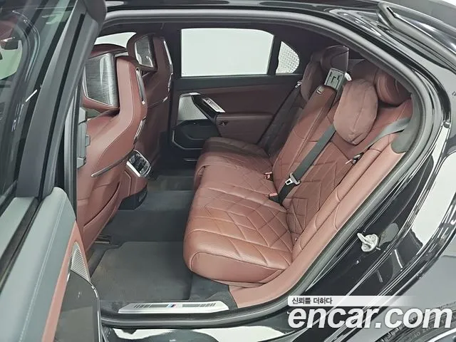 BMW 7-Series 7 серия (G70) 740i sDrive M Sport — Фото автомобиля 5