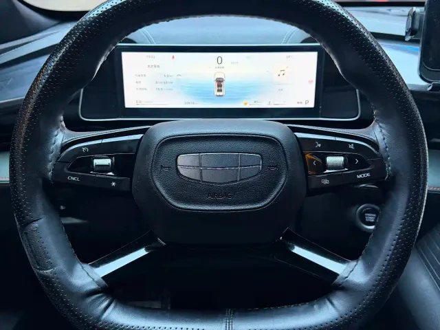 Geely Boyue — Фото автомобиля 10