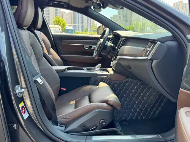 Volvo S90 — Фото автомобиля 12