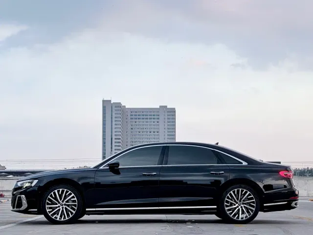 Audi A8 — Фото автомобиля 13