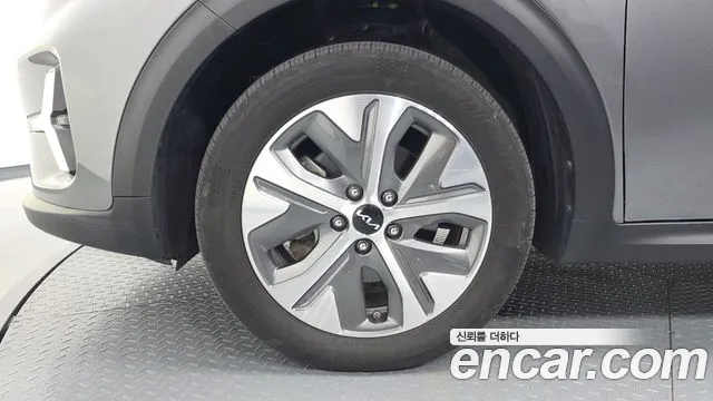 Kia Niro — Фото автомобиля 5