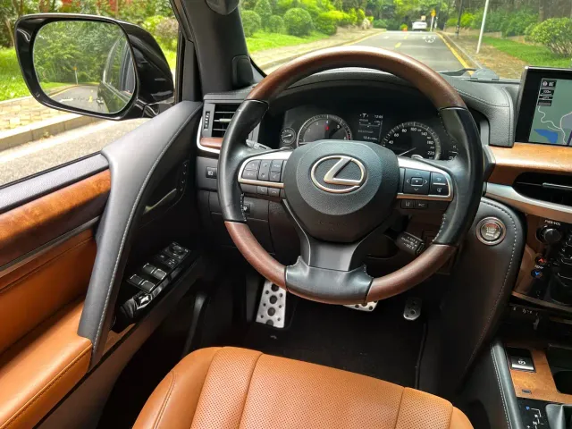 Lexus LX — Фото автомобиля 7
