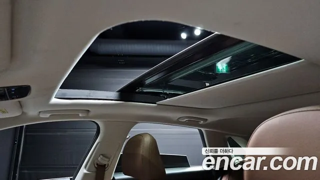 Hyundai Grandeur Grandeur (GN7) 2.5 Бензин 2WD — Фото автомобиля 19