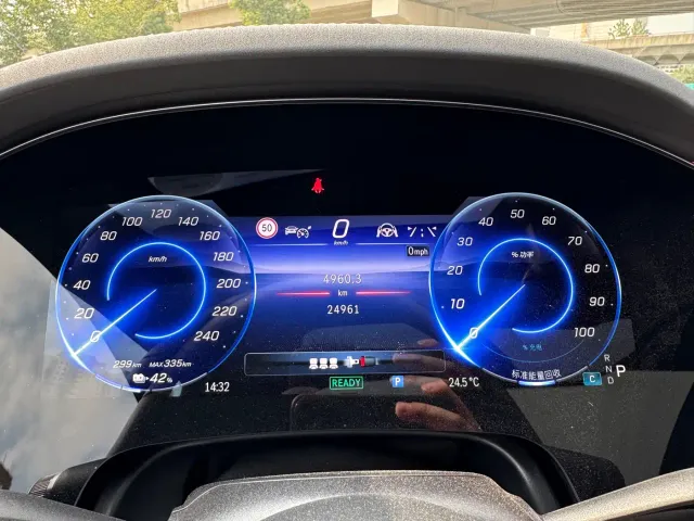 Mercedes-Benz EQS — Фото автомобиля 24