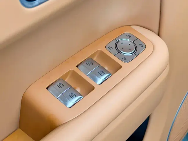 Li Auto L7 — Фото автомобиля 12