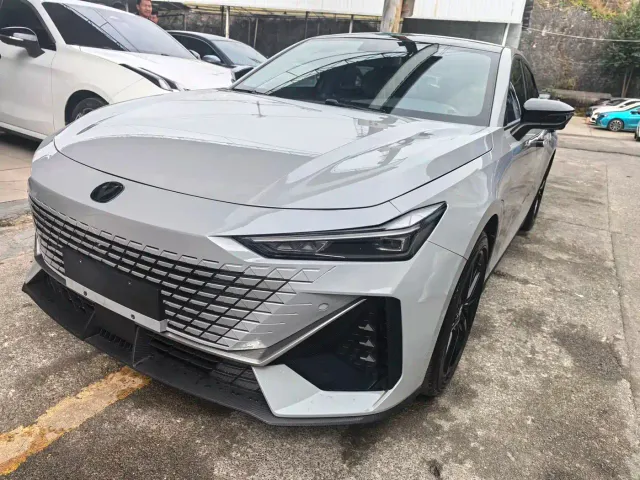 Фотография автомобиля — Changan UNI-V
