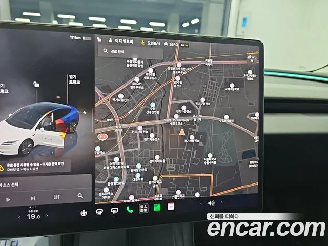 Tesla Model 3 — Фото автомобиля 12