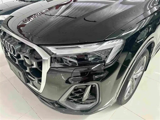 Audi Q7 — Фото автомобиля 3