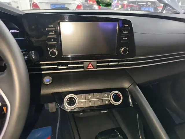 Hyundai Elantra — Фото автомобиля 12