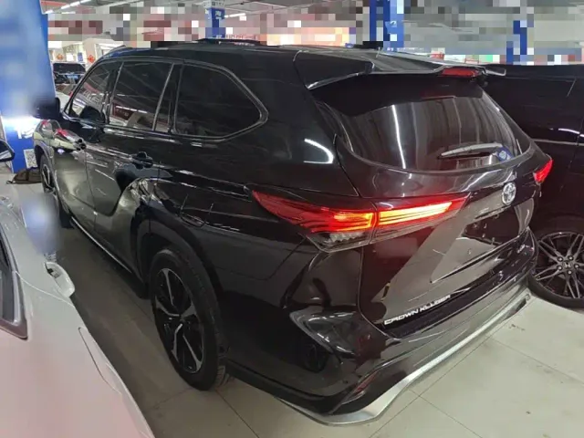 Toyota Crown Kluger — Фото автомобиля 4