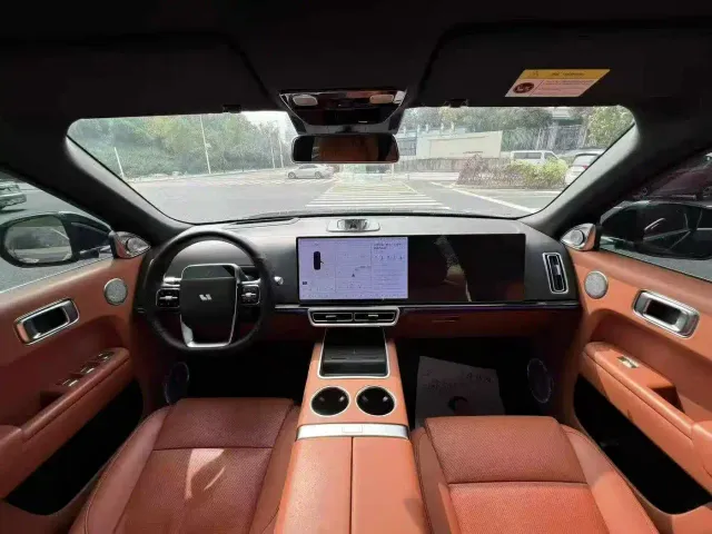Li Auto L9 — Фото автомобиля 6