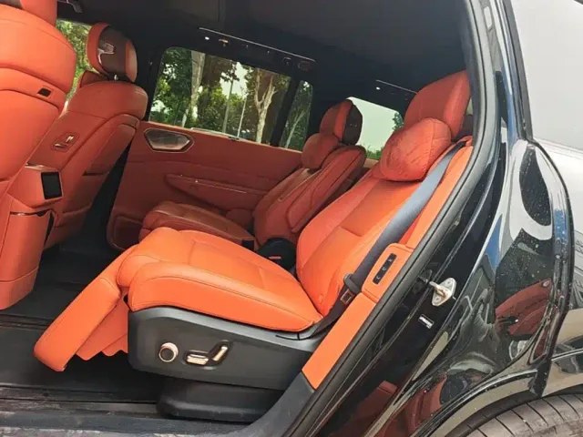 Lynk & Co 900 — Фото автомобиля 16
