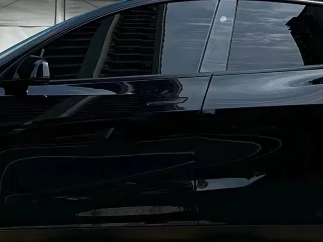Tesla Model Y — Фото автомобиля 8