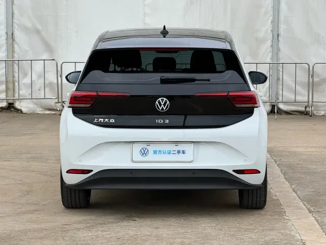 Volkswagen ID.3 — Фото автомобиля 10