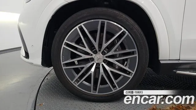 Mercedes-Benz GLE-Class — Фото автомобиля 5