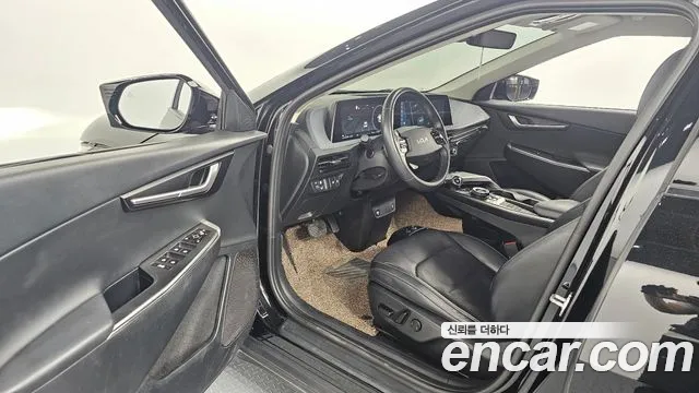 Kia EV6 — Фото автомобиля 10