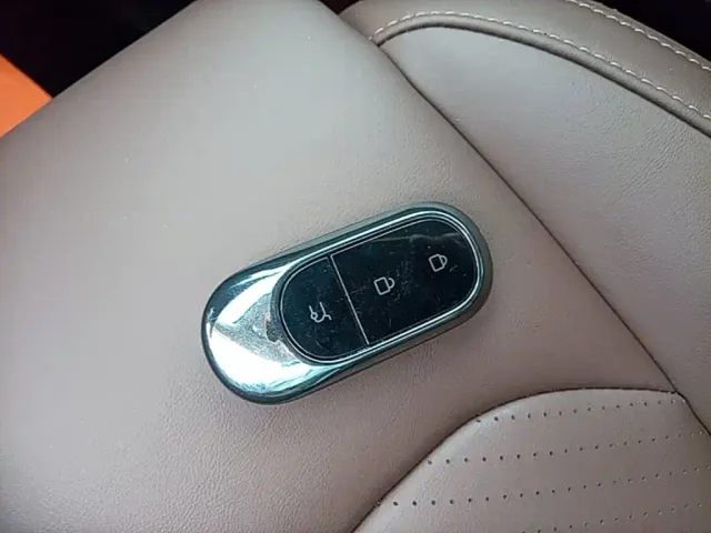 Leapmotor C11 — Фото автомобиля 10