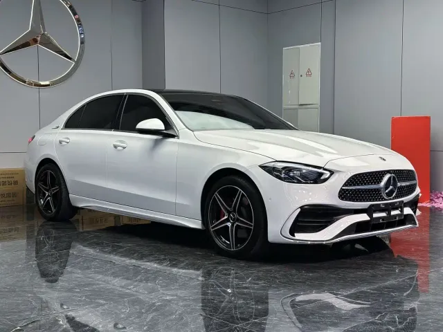 Mercedes-Benz C-Class — Фото автомобиля 3