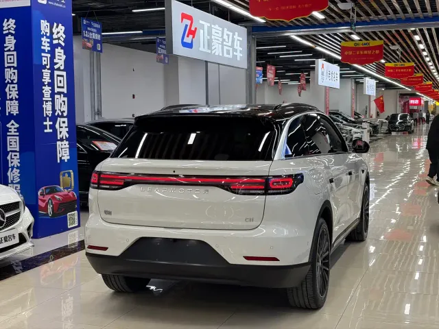 Leapmotor C11 — Фото автомобиля 6