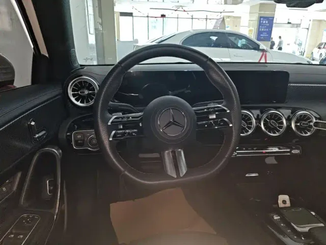 Mercedes-Benz A-Class — Фото автомобиля 10