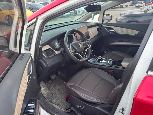 BYD Song MAX — Фото автомобиля 4